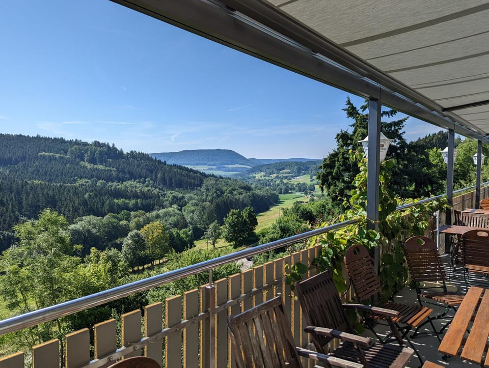 Restaurant/places to eat, Natural landscape, Garden, Balcony/Terrace, Mountain view