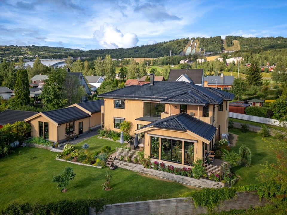 Property building, Bird's eye view