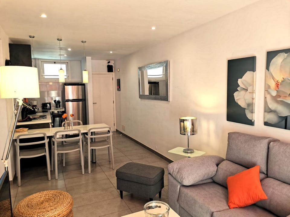 Kitchen or kitchenette, Living room, Dining area