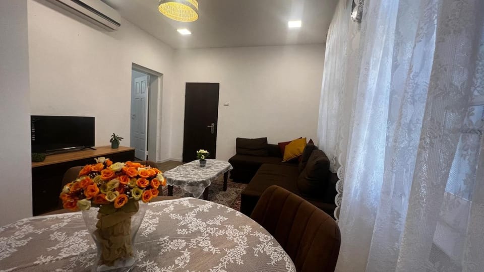 Communal lounge/ TV room, Living room, Seating area