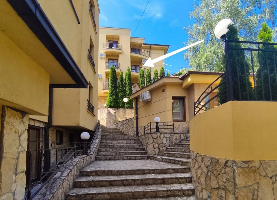 Property building, Facade/entrance, Neighbourhood
