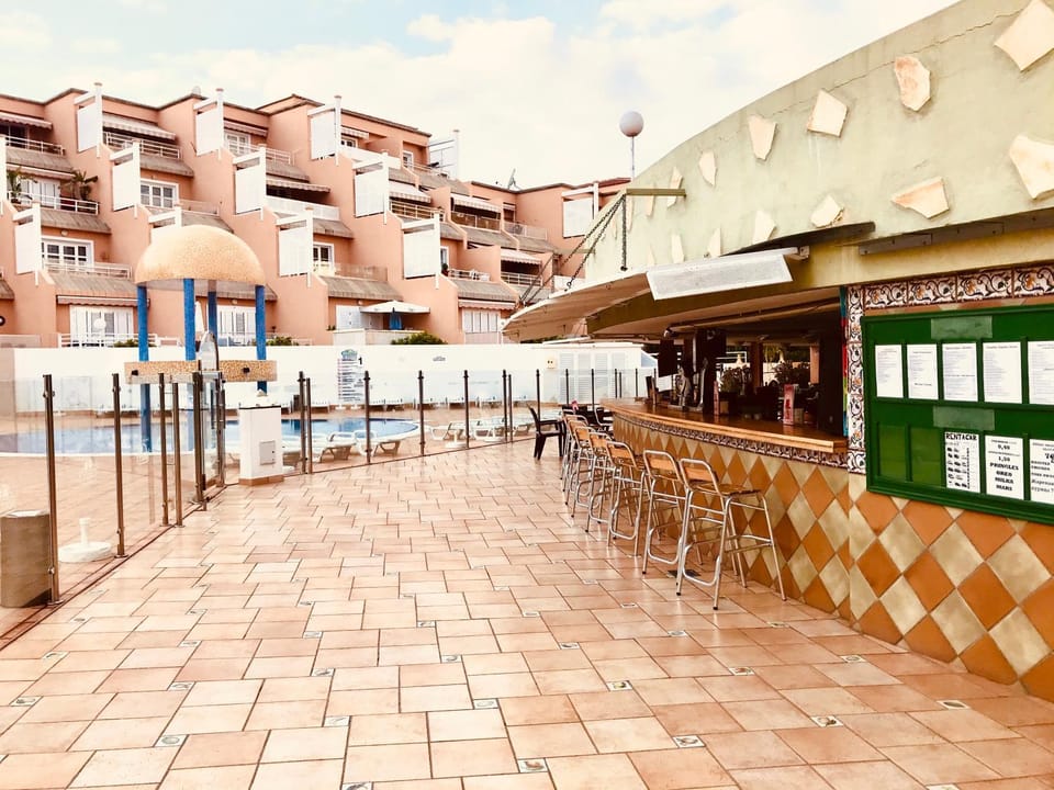 Restaurant/places to eat, Restaurant/places to eat
