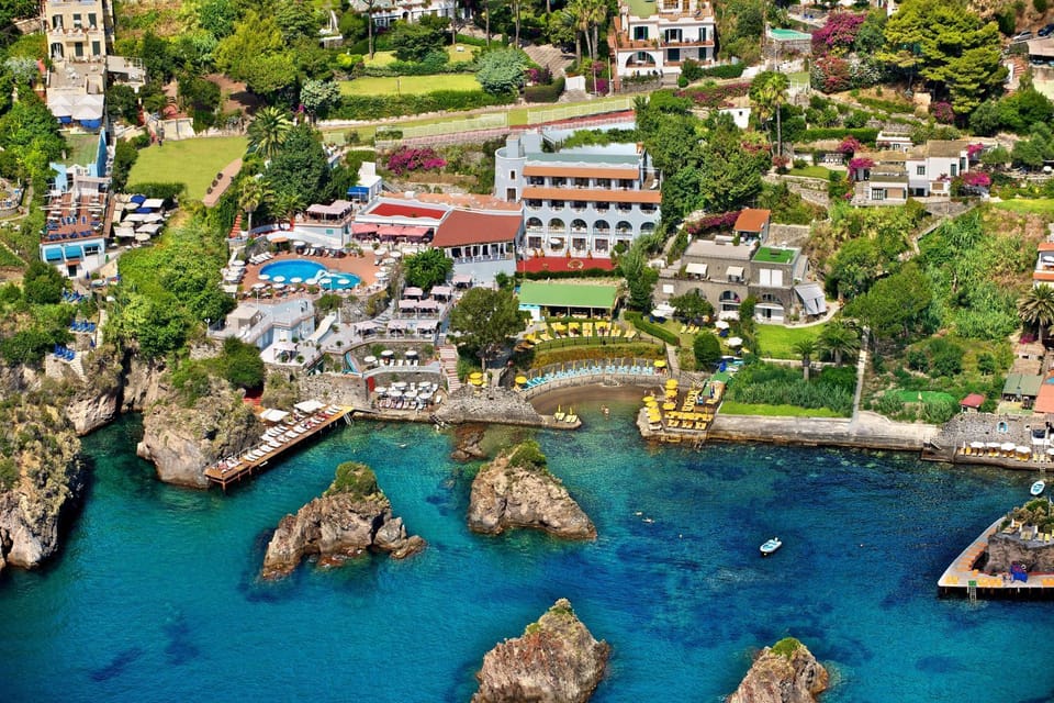 Property building, Nearby landmark, Natural landscape, Bird's eye view, City view