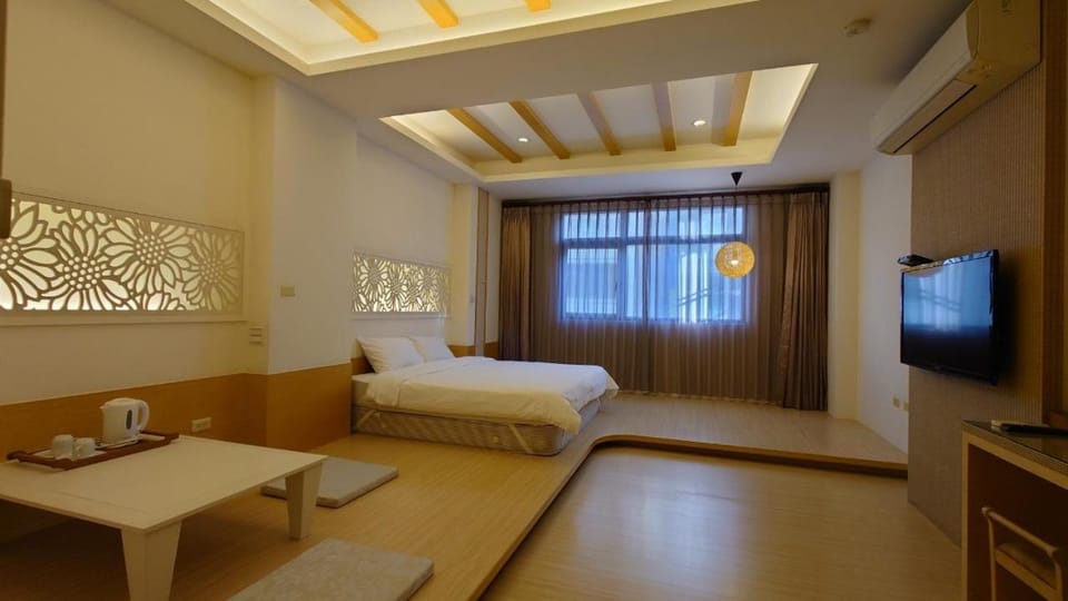 Bed, TV and multimedia