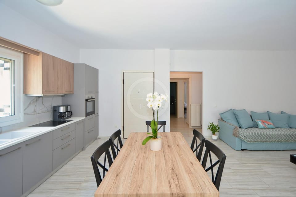 Kitchen or kitchenette, Living room, Seating area