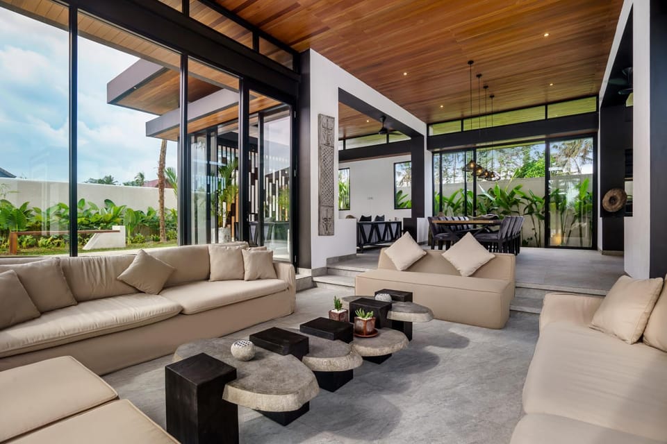 View (from property/room), Living room, Seating area