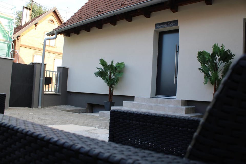 Maison privative SPA Jacuzzi Sauna Salle de jeux House in Grand Est