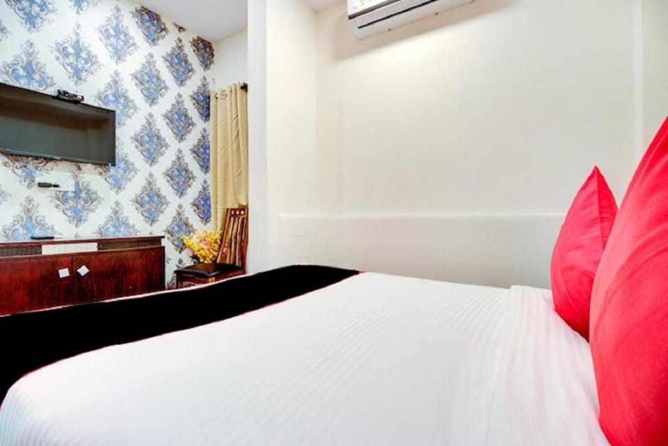 Communal lounge/ TV room, Bed, TV and multimedia, Photo of the whole room, Bedroom