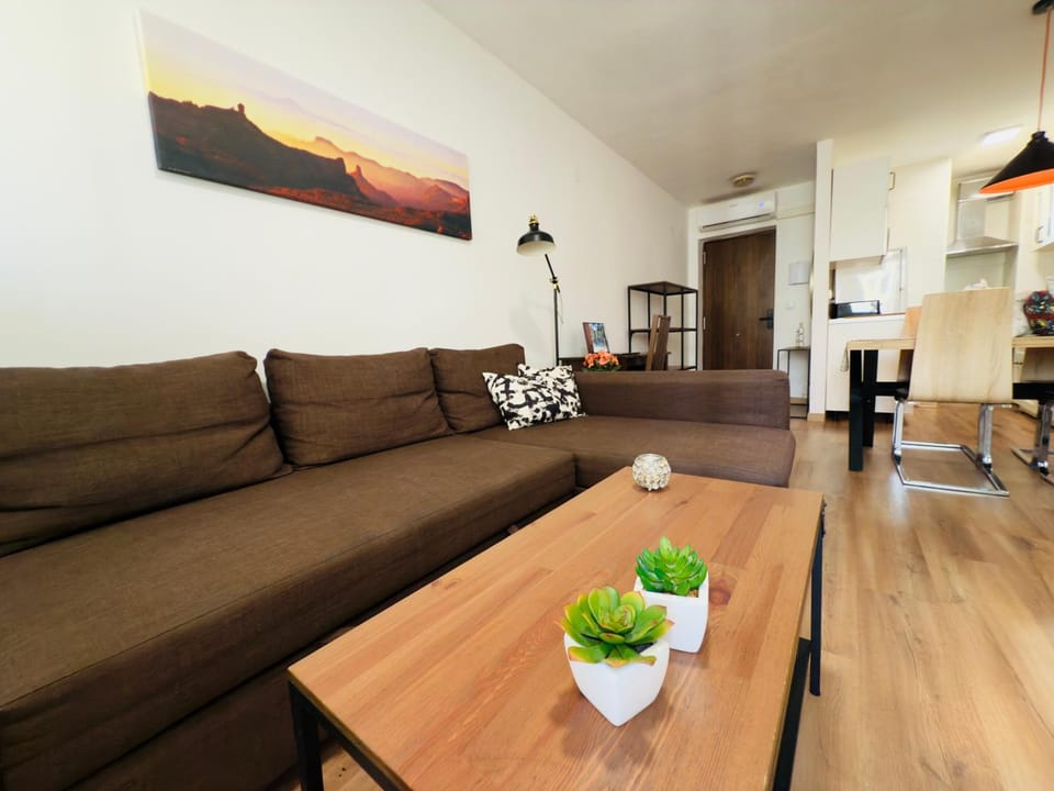 Communal lounge/ TV room, Kitchen or kitchenette, Living room, Seating area