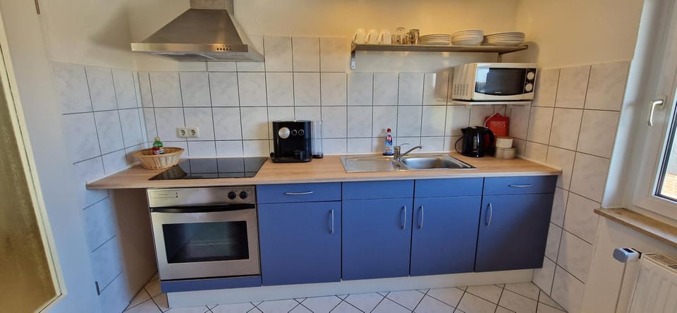 Coffee/tea facilities, Kitchen or kitchenette, minibar, pet friendly, stove, kitchen