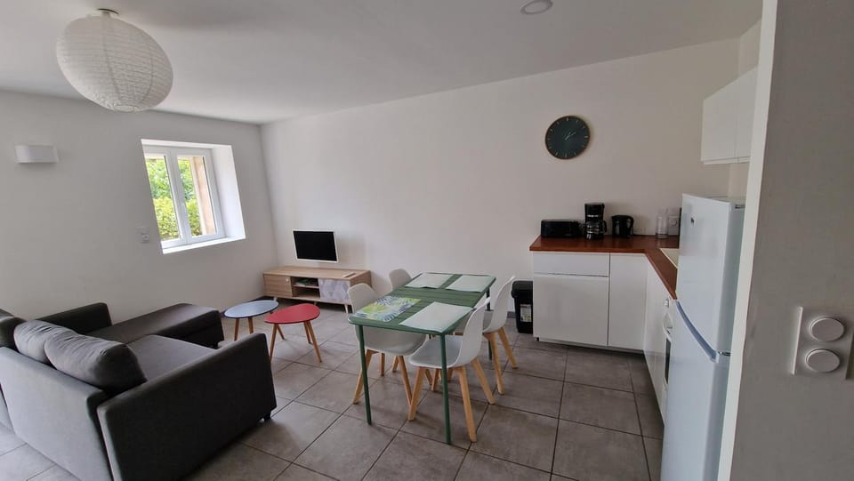 Kitchen or kitchenette, Living room, Dining area