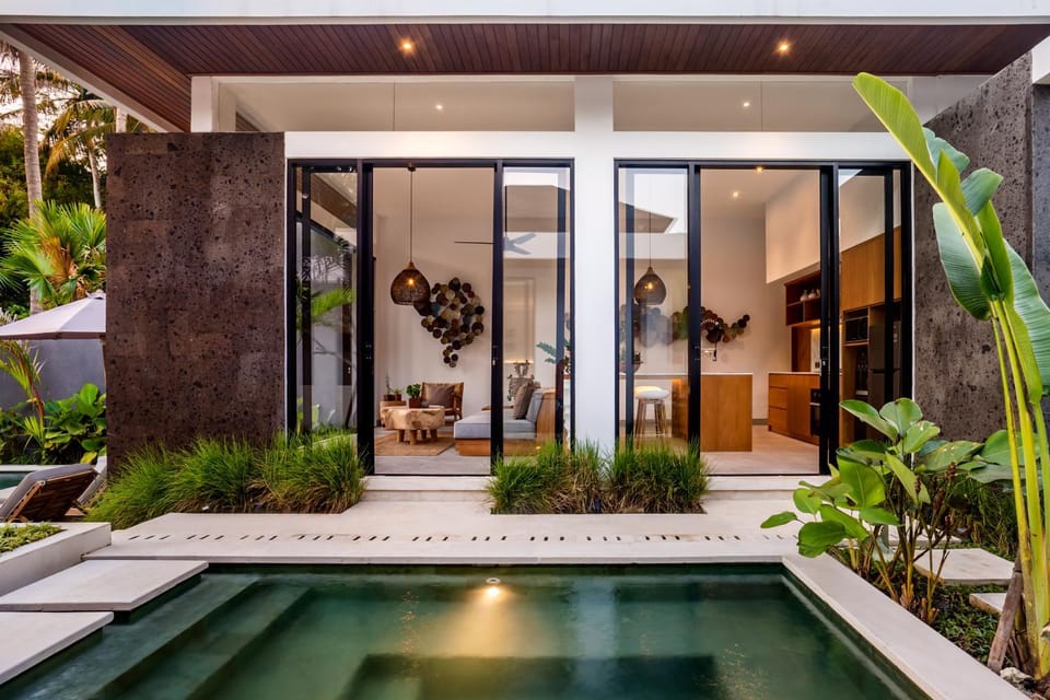 Property building, Garden view, Pool view, Swimming pool