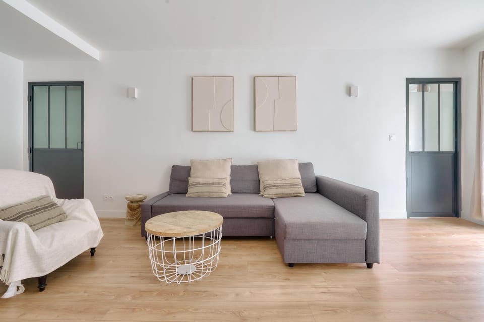 Living room, air conditioner