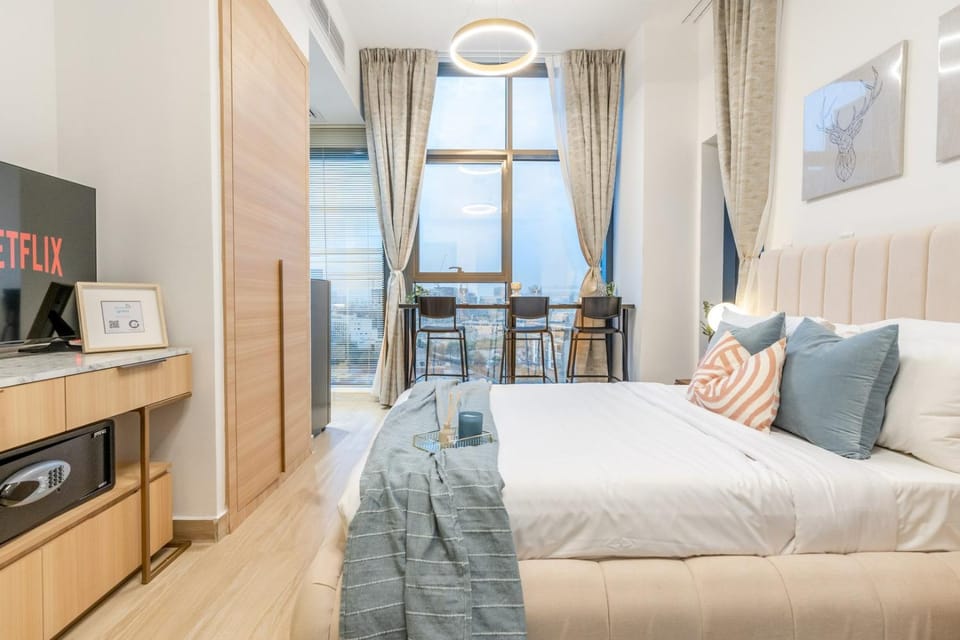 GuestReady - Studio | Modern with Balcony Space Apartment in Dubai