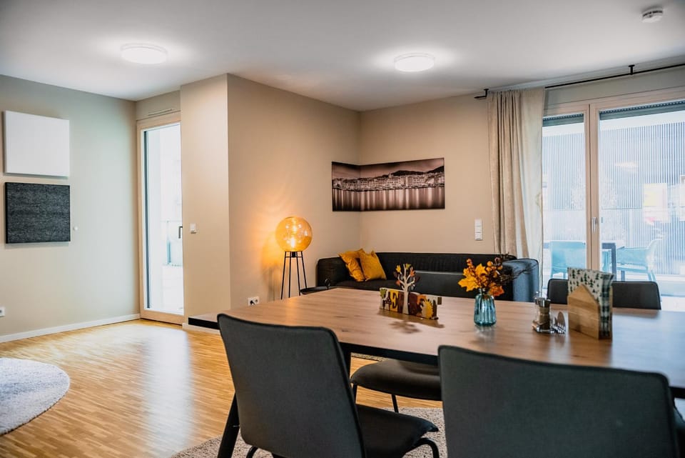 Living room, Dining area, Food, Food, Breakfast