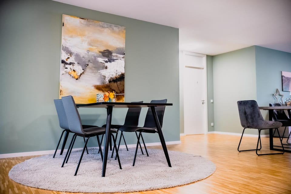 Communal lounge/ TV room, Dining area, Food, Food, Breakfast