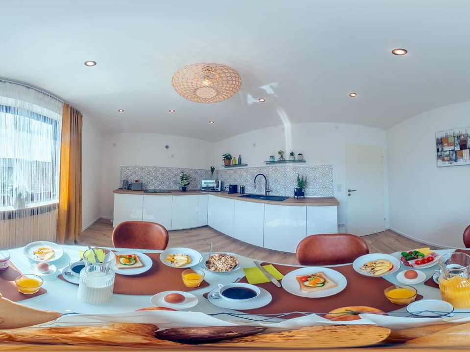 Dining area, Breakfast