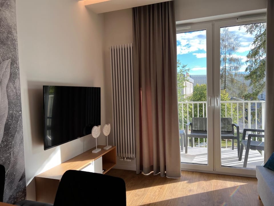 Family & Business Elegant Apartments ul Lotnicza Centrum Galeria Korona - 1 Bedroom, Terrace, Air Conditioning, Garage - NEW! Apartment in Poland
