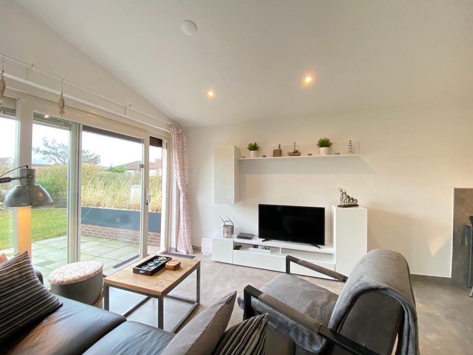TV and multimedia, Seating area