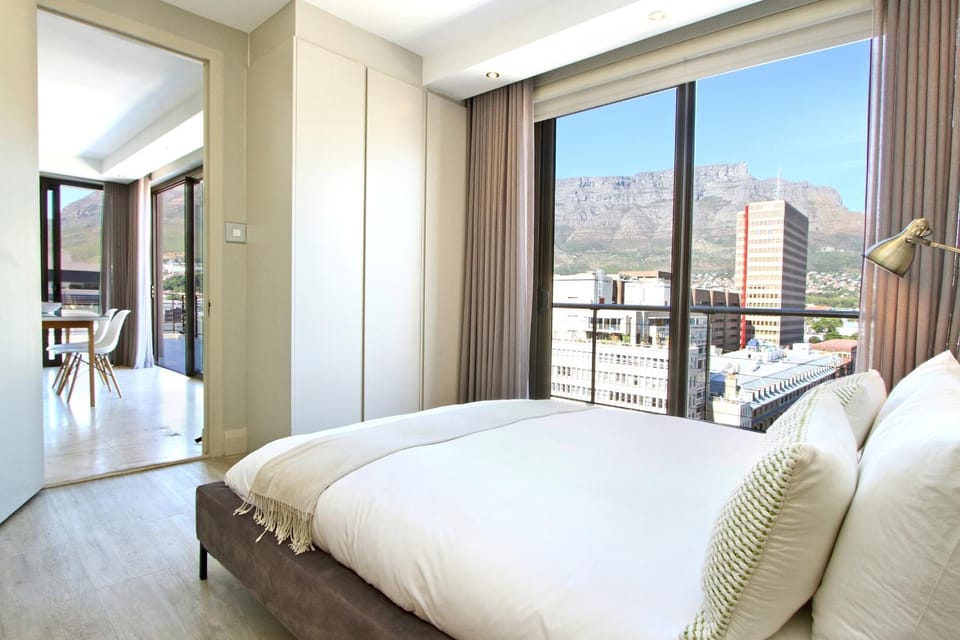 Bed, Bedroom, City view, Mountain view