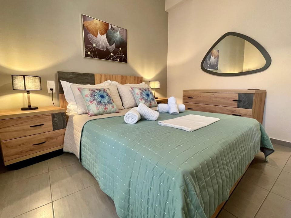 Photo of the whole room, Bedroom