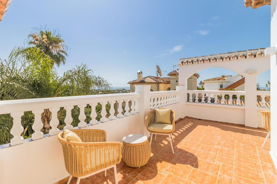 ARCADIA - AVENIDA 28 De LAS ADELFAS 29680 ESTEPONA, MALAGA Villa in Costa del Sol