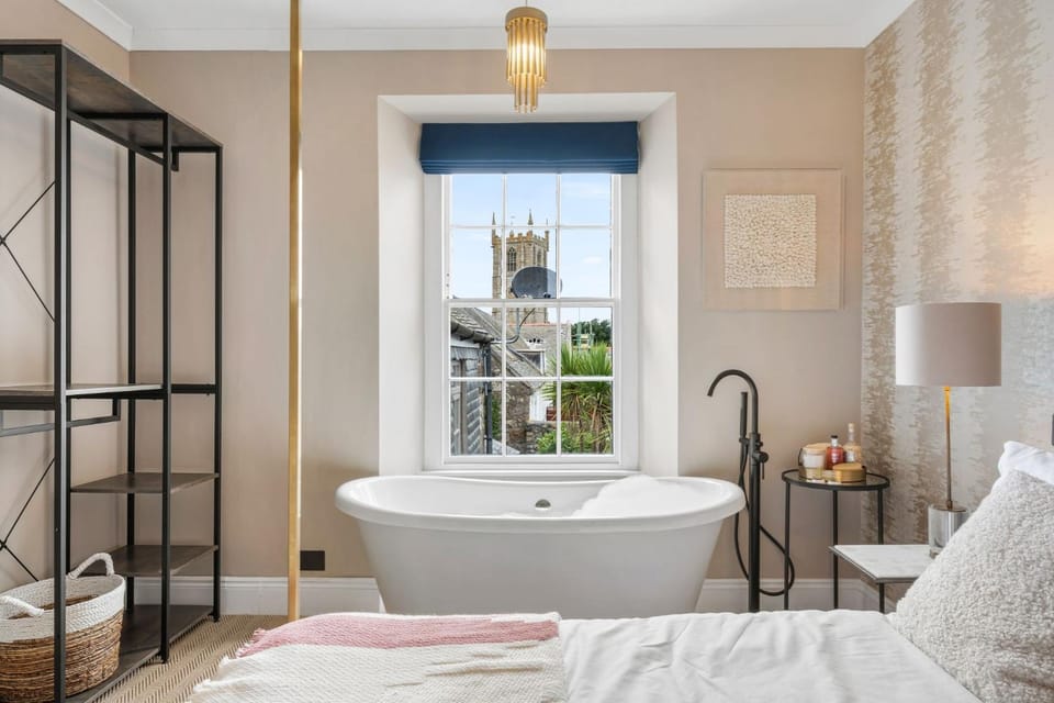 Bed, Bathroom, Bedroom, Bath, towels