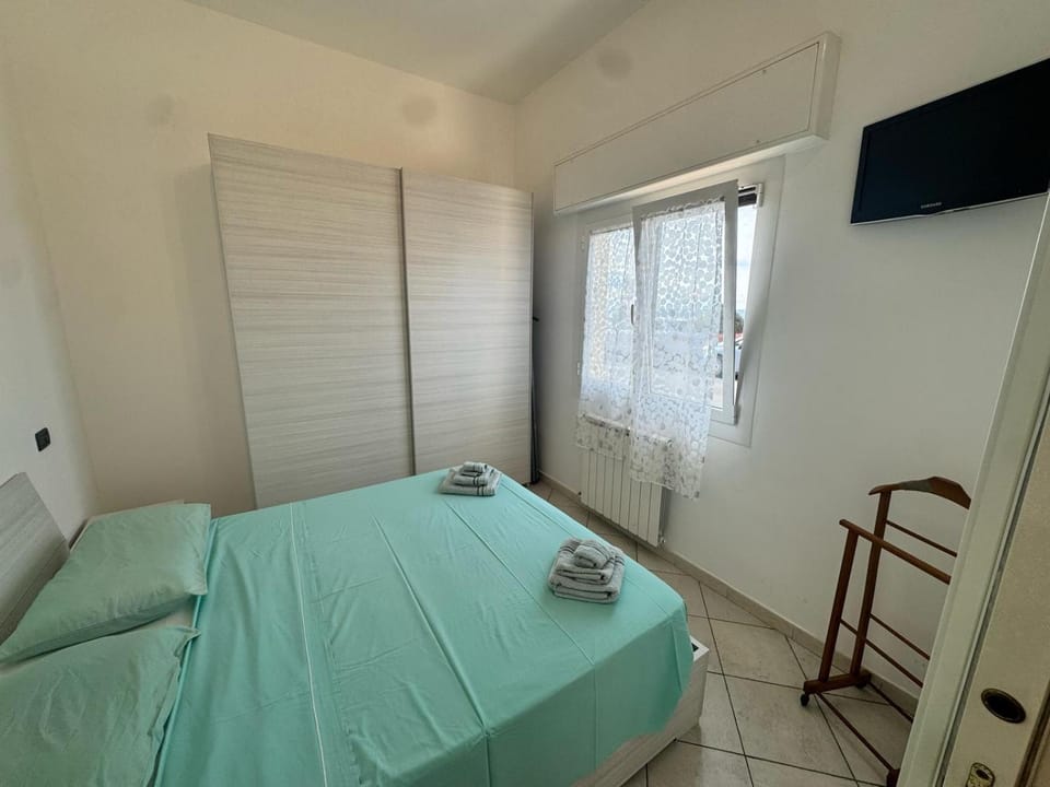 TV and multimedia, Photo of the whole room, towels, wardrobe