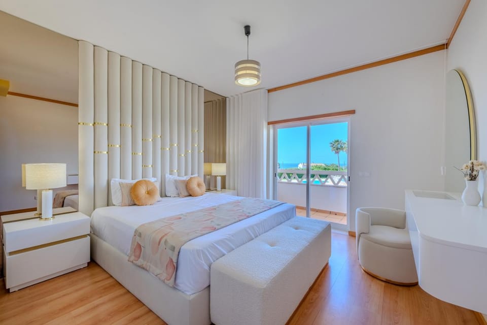 Amazing View With Pool Apartment in Guia