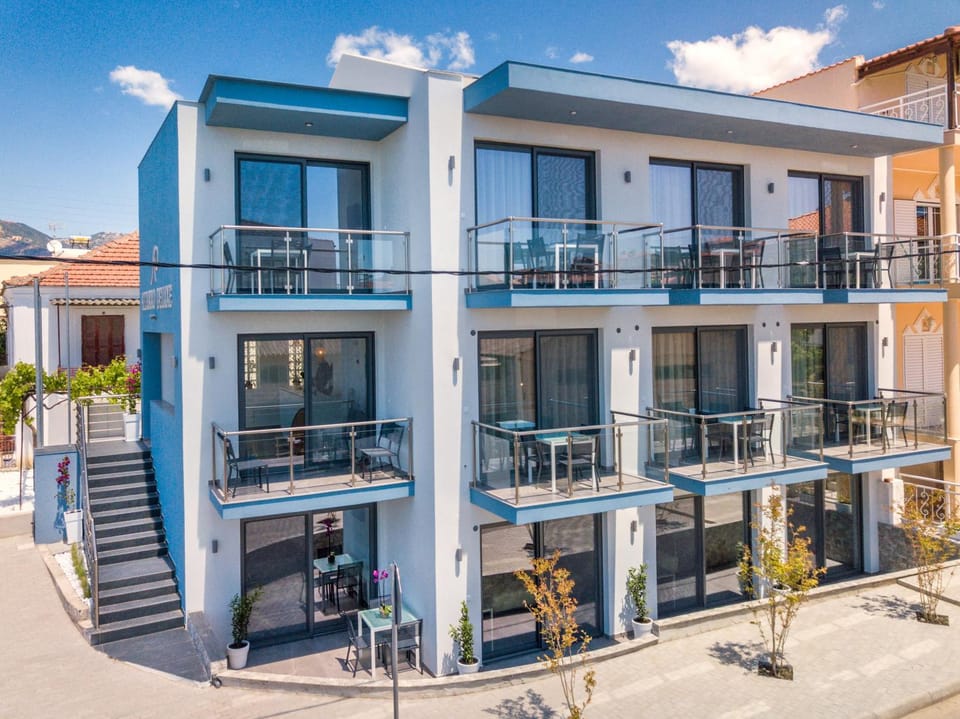 New Azzurro Deluxe Hotel in Limenaria