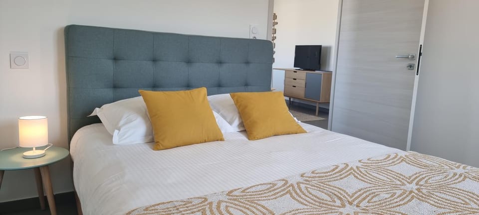 Bed, Bedroom, wardrobe