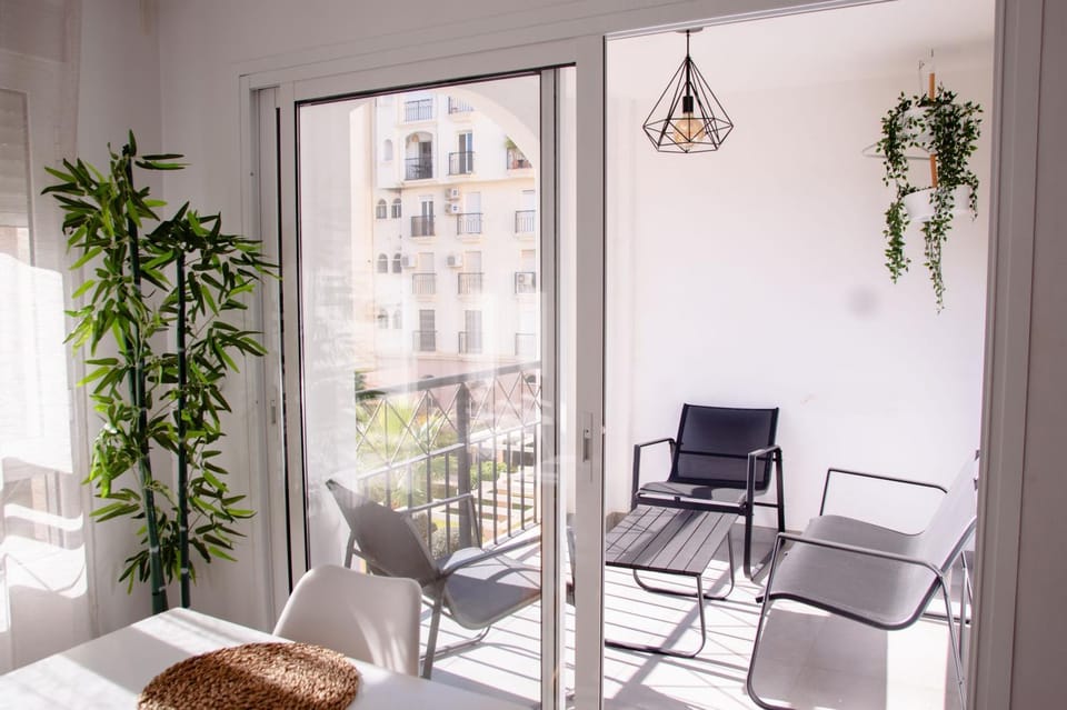Apartamento Moderno con Piscina y Aparcamiento Apartment in Torremolinos