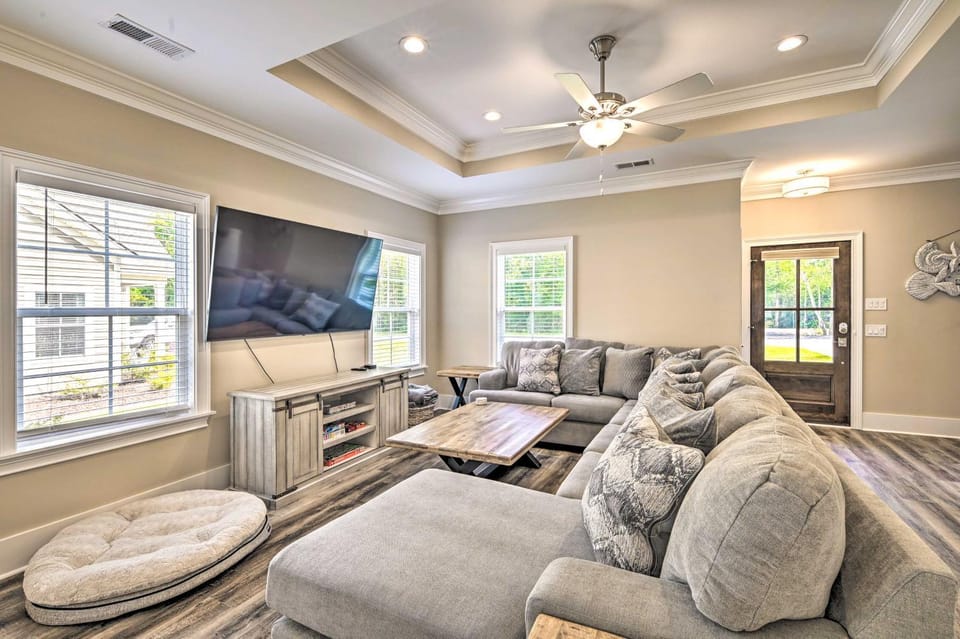 Charming Pawleys Island Home ~ 4 Mi to Beach! House in South Carolina
