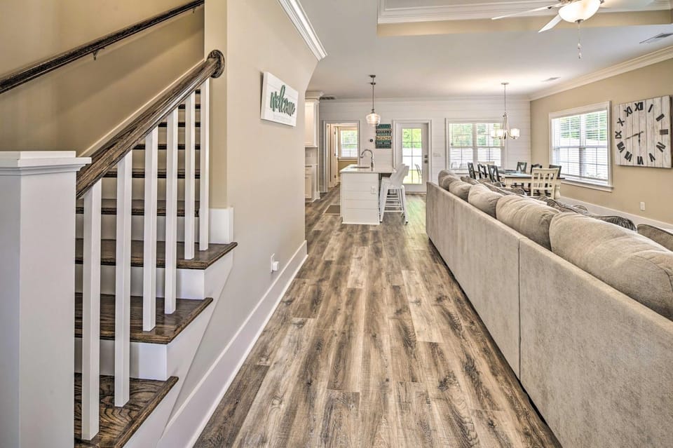 Charming Pawleys Island Home ~ 4 Mi to Beach! House in South Carolina