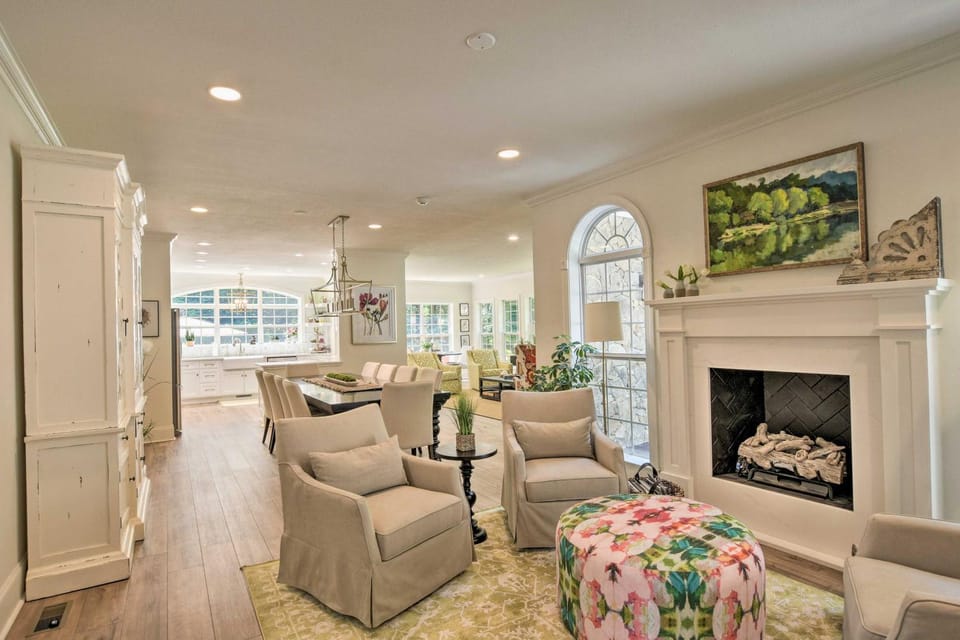 Butterfly Creek Columbus Estate on 3 Acres! House in Tennessee