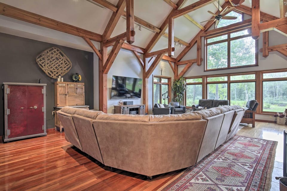 Spacious Riverfront Escape w/ Private Hot Tub House in Wisconsin