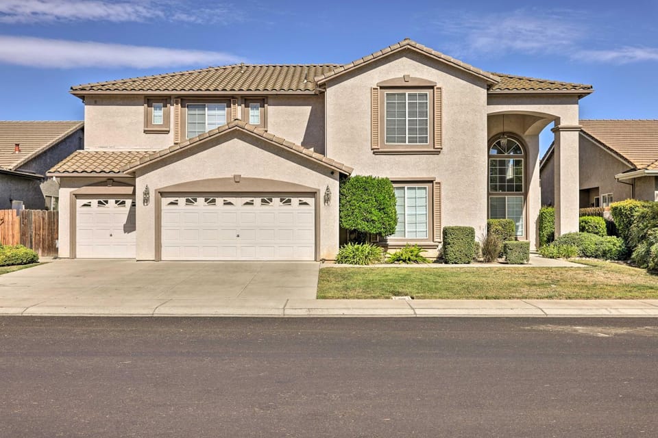 Family-Friendly Modesto Home w/ Grill & Yard House in Modesto