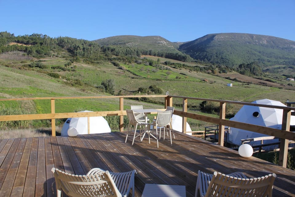 Shower, Day, Natural landscape, View (from property/room), Balcony/Terrace, Mountain view, sunbed