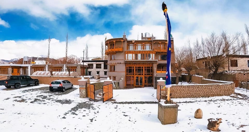 Property building, Day, Winter
