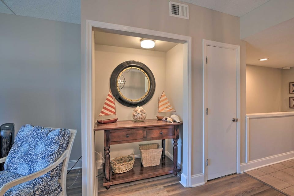 Pawleys Island Condo Retreat w/ Beach Access! House in South Carolina