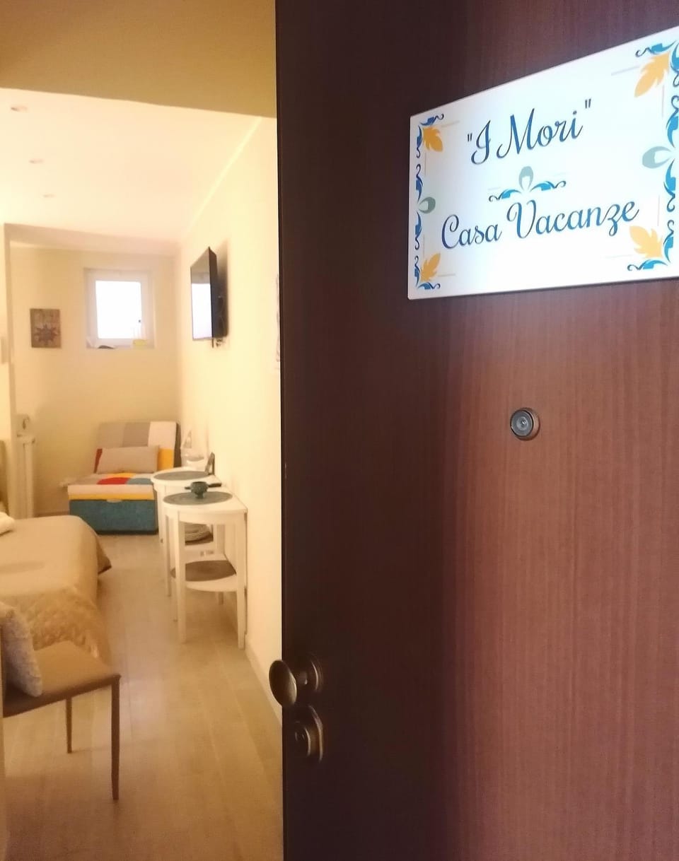 Facade/entrance, Photo of the whole room