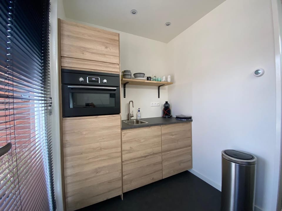 Coffee/tea facilities, Kitchen or kitchenette, minibar, pet friendly, stove