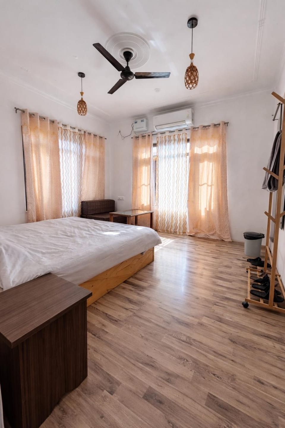 Bedroom, air conditioner