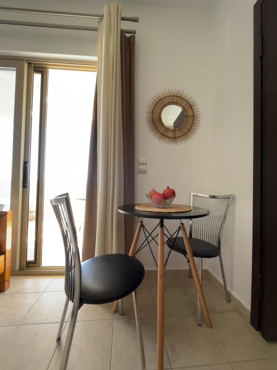 Seating area, Dining area