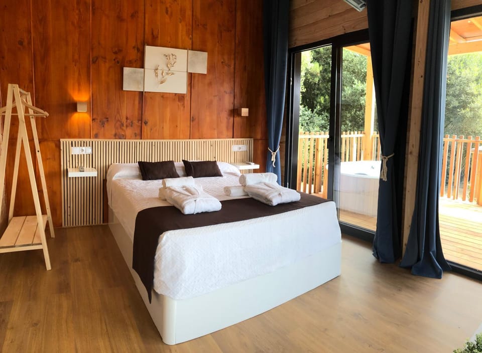 Bed, Photo of the whole room