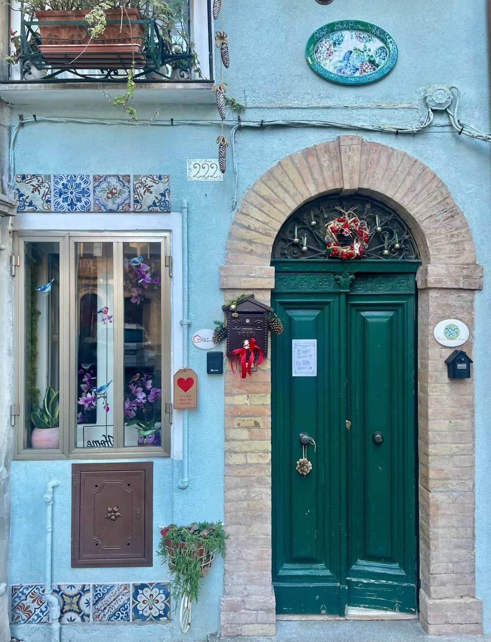 Facade/entrance