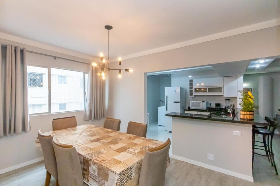 Coffee/tea facilities, Kitchen or kitchenette, Dining area