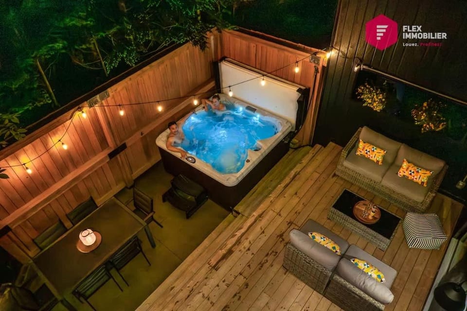 La Marie-Clémentine - Chalet familial Spa privé Piscine - Resort près de Québec House in Quebec
