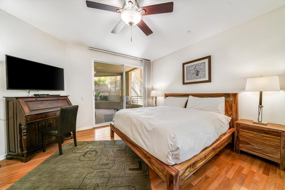 Ocean Pointe Getaway - 30-Night Minimum House in Carlsbad