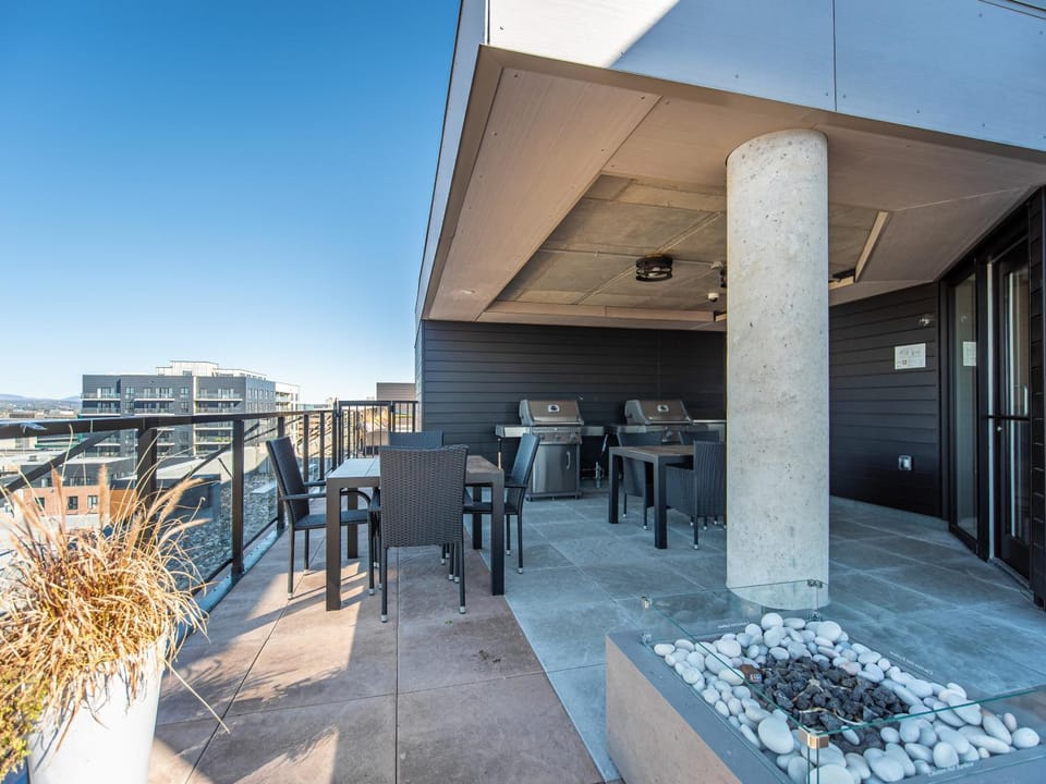 Patio, BBQ facilities